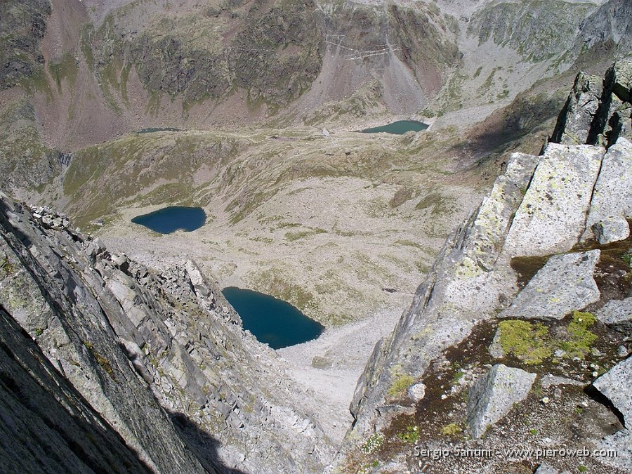 07 Laghetti tra Lago Baitone e Passo di Premassone.JPG